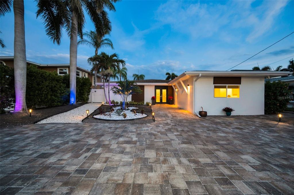 16353 REDINGTON DRIVE, Redington Beach, FL 33708