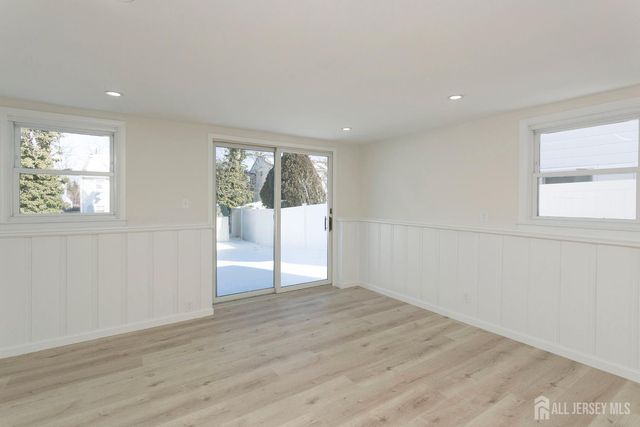 40 Essex Avenue, Metuchen, NJ 08840