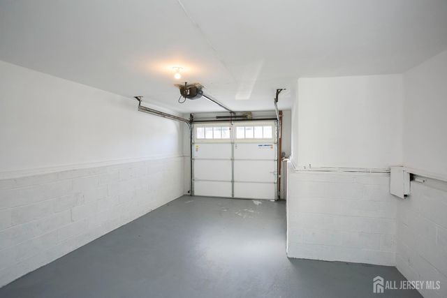 40 Essex Avenue, Metuchen, NJ 08840