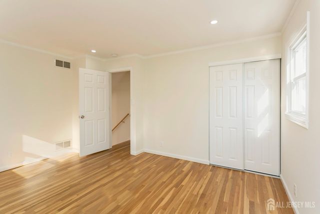 40 Essex Avenue, Metuchen, NJ 08840