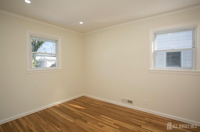 40 Essex Avenue, Metuchen, NJ 08840