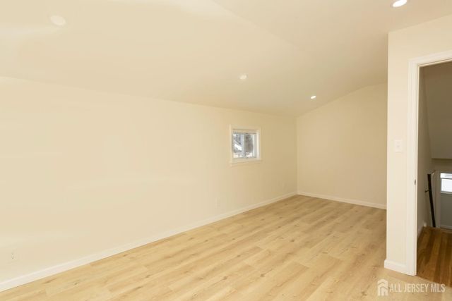 40 Essex Avenue, Metuchen, NJ 08840