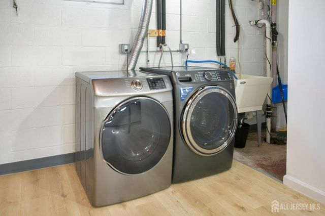 40 Essex Avenue, Metuchen, NJ 08840