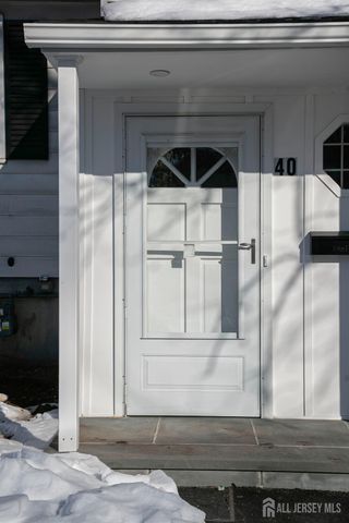 40 Essex Avenue, Metuchen, NJ 08840