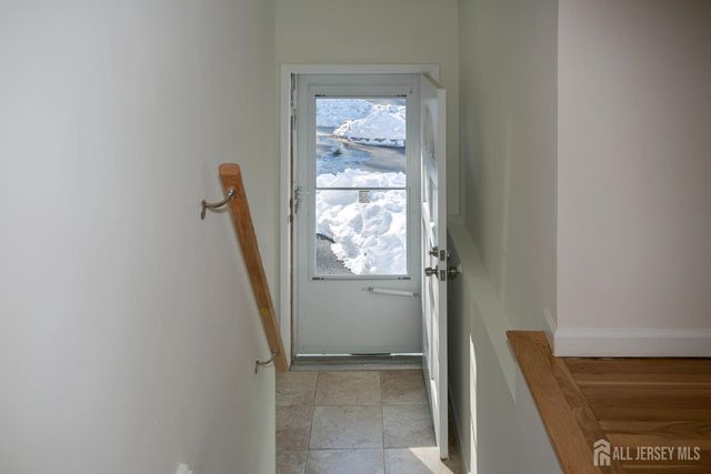 40 Essex Avenue, Metuchen, NJ 08840