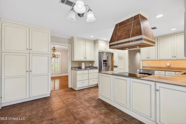 25 Bayou View Drive, Gulfport, MS 39507