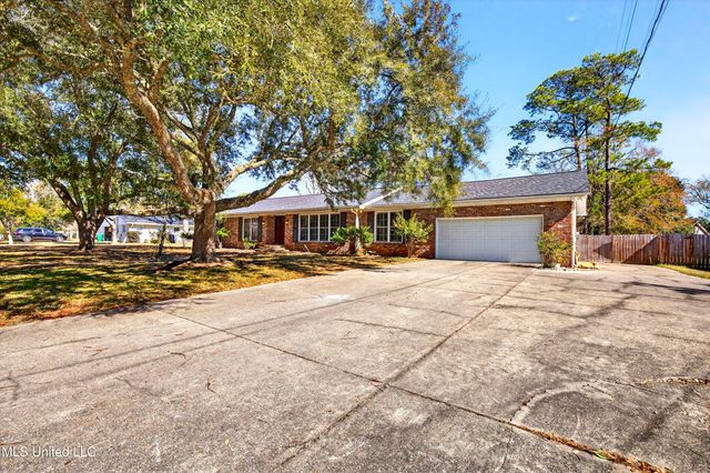25 Bayou View Drive, Gulfport, MS 39507