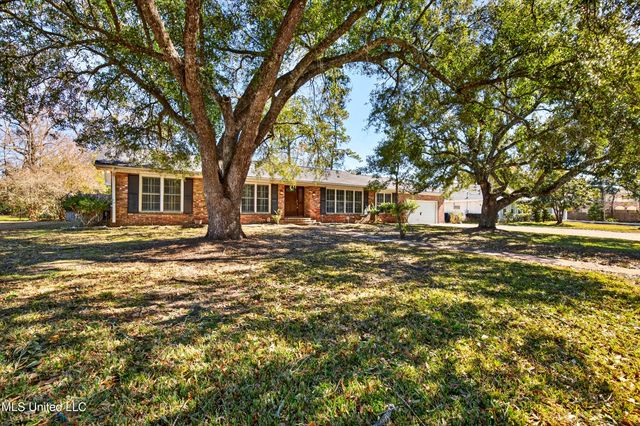25 Bayou View Drive, Gulfport, MS 39507