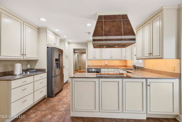 25 Bayou View Drive, Gulfport, MS 39507