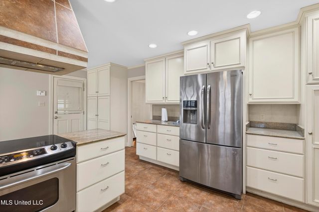 25 Bayou View Drive, Gulfport, MS 39507