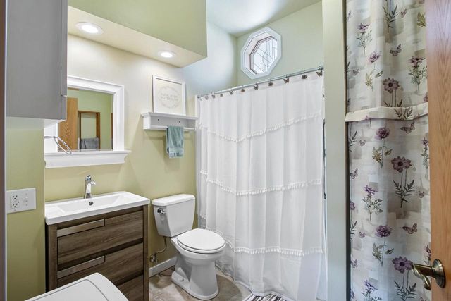 W10707 Airport Drive, Lodi, WI 53555