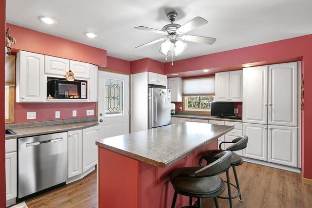 W10707 Airport Drive, Lodi, WI 53555