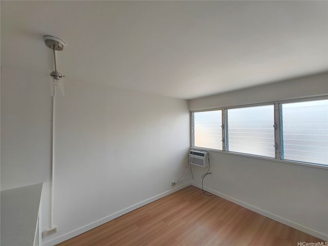 711 Kamuela Avenue, Honolulu, HI 96816