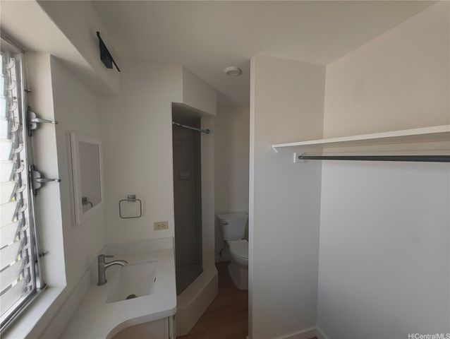 711 Kamuela Avenue, Honolulu, HI 96816