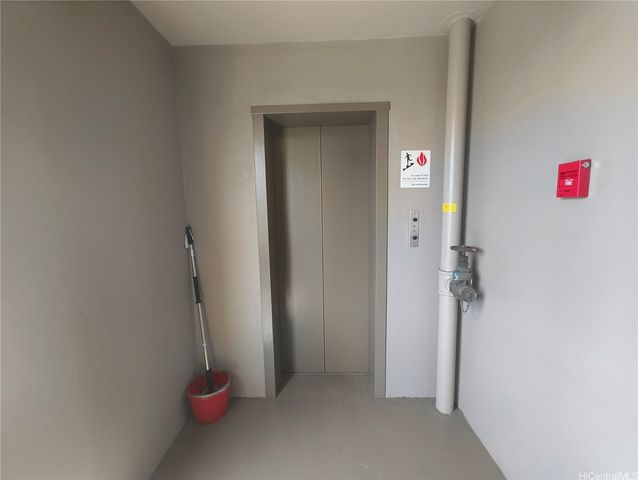 711 Kamuela Avenue, Honolulu, HI 96816