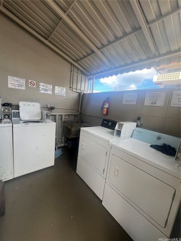 711 Kamuela Avenue, Honolulu, HI 96816