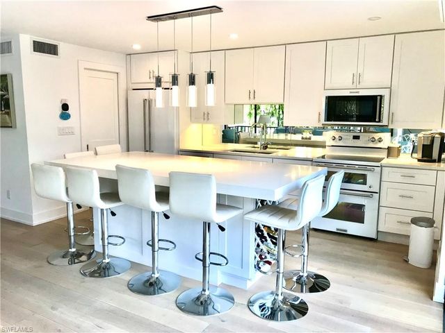 1280 Gordon DR C, Naples, FL 34102