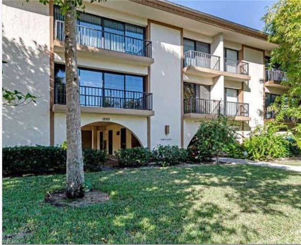 1280 Gordon DR C, Naples, FL 34102