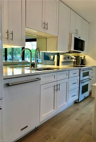 1280 Gordon DR C, Naples, FL 34102