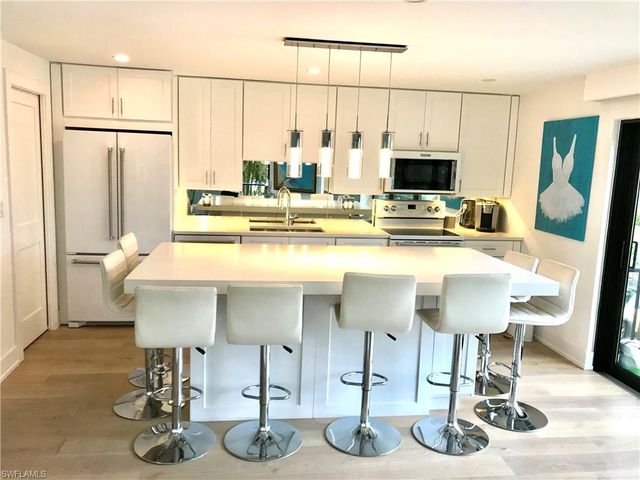 1280 Gordon DR C, Naples, FL 34102