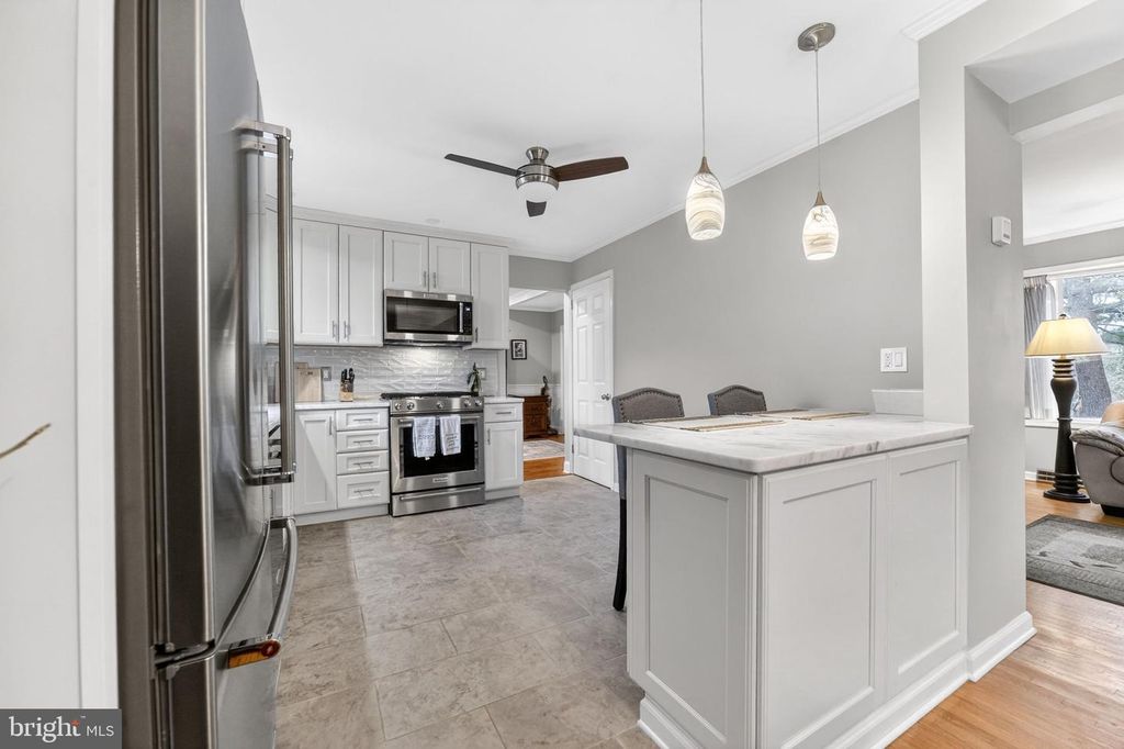 Image 15 of property listing at 3112 CENTER ST, Bethlehem, PA 18017