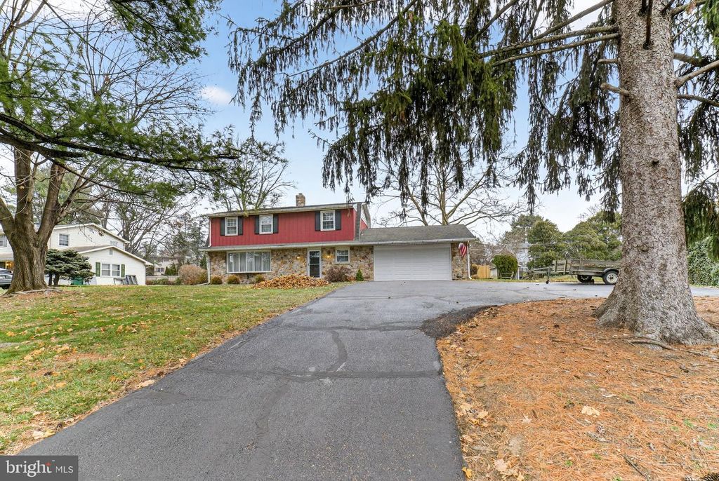 Image 2 of property listing at 3112 CENTER ST, Bethlehem, PA 18017