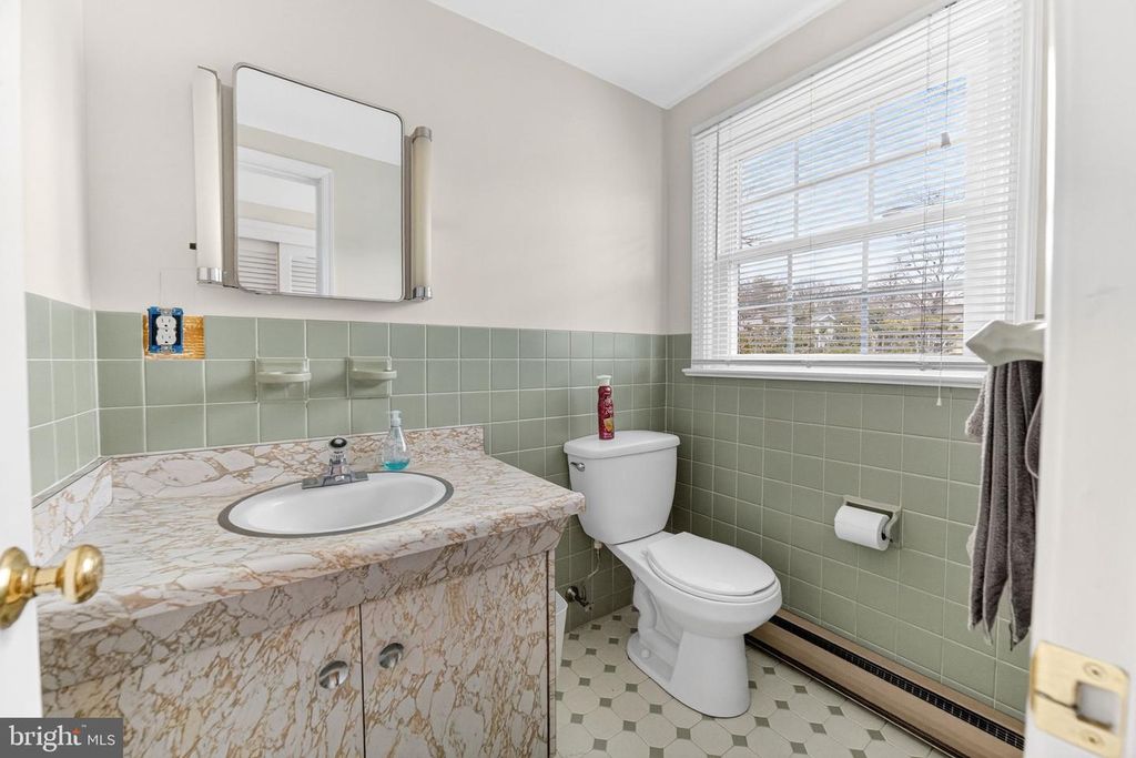 Image 35 of property listing at 3112 CENTER ST, Bethlehem, PA 18017