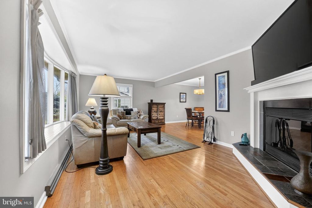 Image 6 of property listing at 3112 CENTER ST, Bethlehem, PA 18017