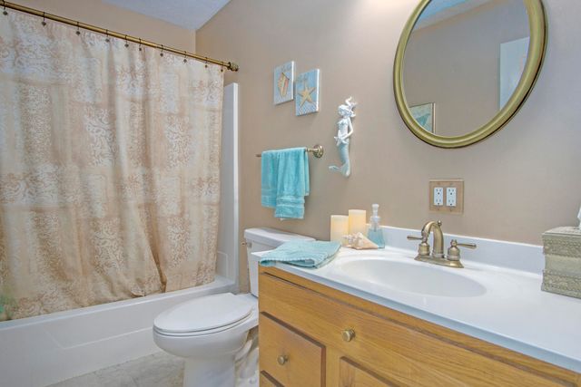 18501 148th Avenue, Spring Lake, MI 49456