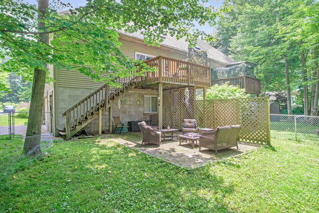 18501 148th Avenue, Spring Lake, MI 49456