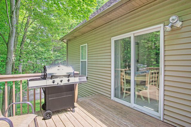 18501 148th Avenue, Spring Lake, MI 49456