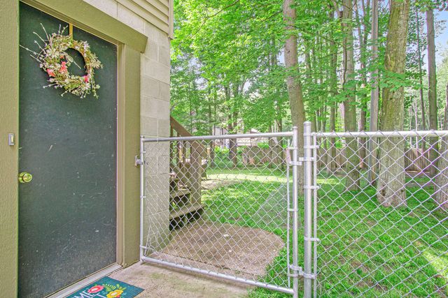 18501 148th Avenue, Spring Lake, MI 49456