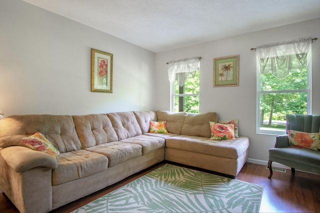 18501 148th Avenue, Spring Lake, MI 49456