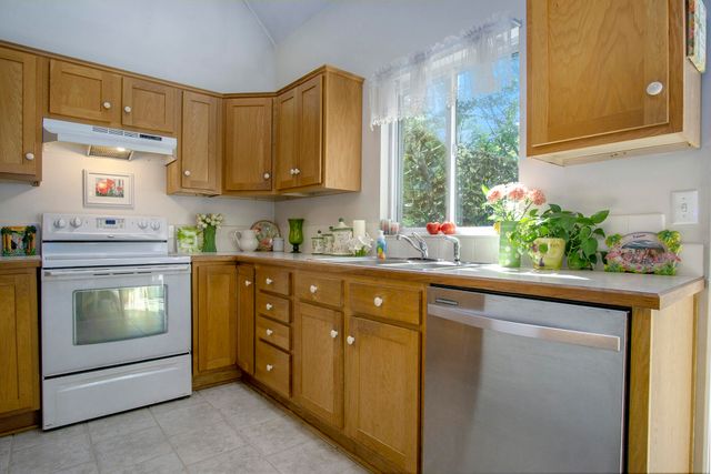 18501 148th Avenue, Spring Lake, MI 49456