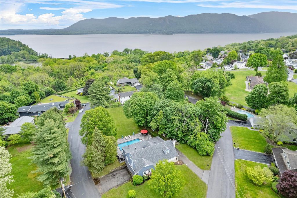 20 Idlewild Park Drive, Cornwall On Hudson, NY 12520