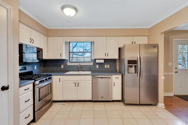 1001 Tsatanuga Road, Hixson, TN 37343