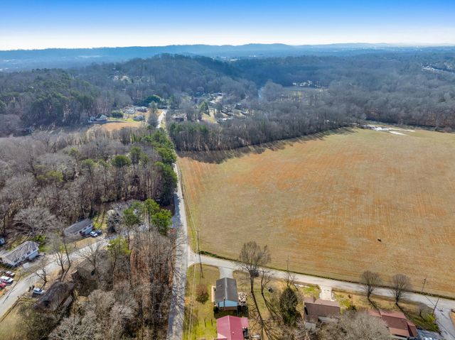 1001 Tsatanuga Road, Hixson, TN 37343