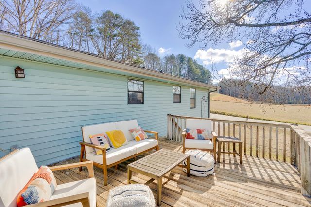 1001 Tsatanuga Road, Hixson, TN 37343