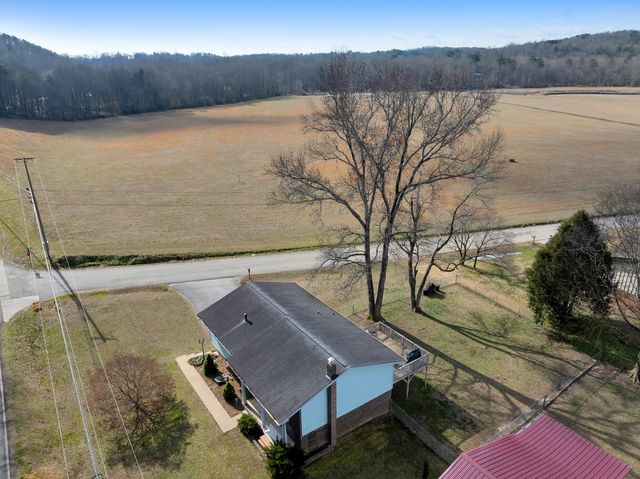 1001 Tsatanuga Road, Hixson, TN 37343