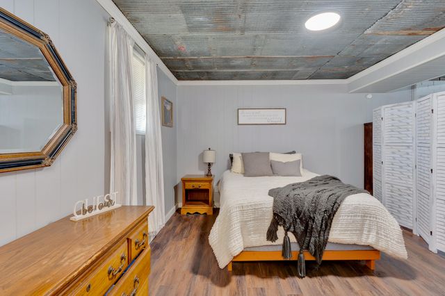 1001 Tsatanuga Road, Hixson, TN 37343