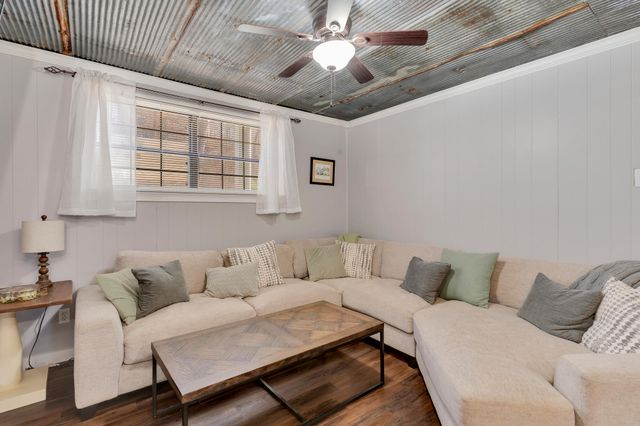 1001 Tsatanuga Road, Hixson, TN 37343