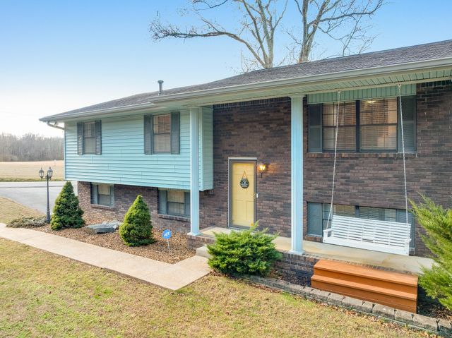 1001 Tsatanuga Road, Hixson, TN 37343