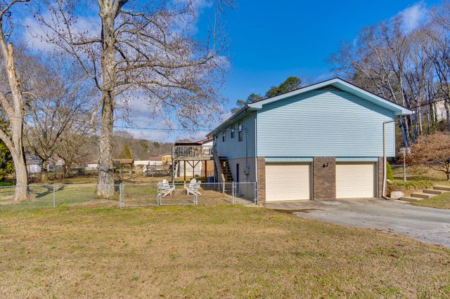 1001 Tsatanuga Road, Hixson, TN 37343