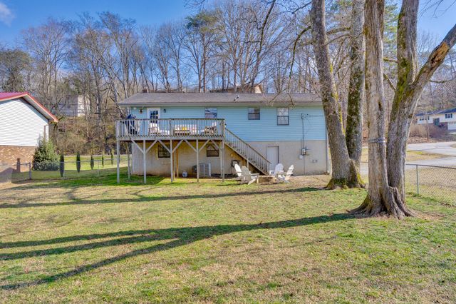 1001 Tsatanuga Road, Hixson, TN 37343