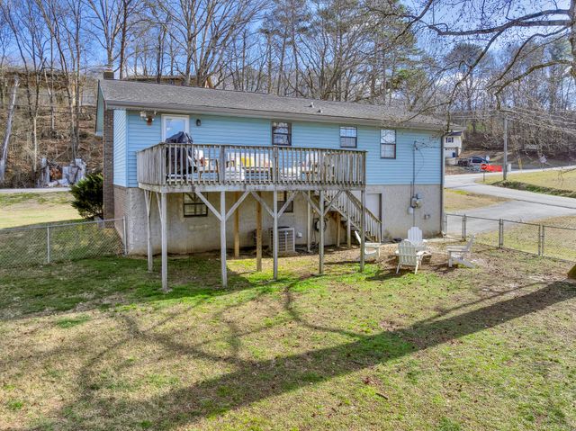 1001 Tsatanuga Road, Hixson, TN 37343