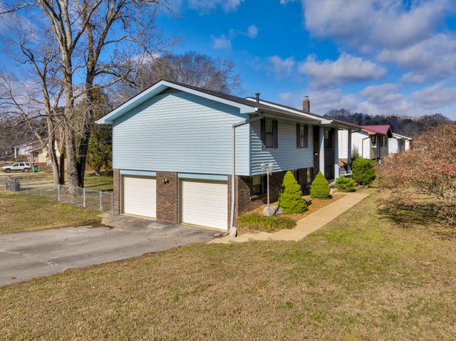 1001 Tsatanuga Road, Hixson, TN 37343