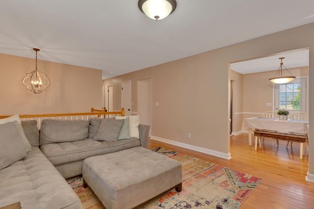 1001 Tsatanuga Road, Hixson, TN 37343