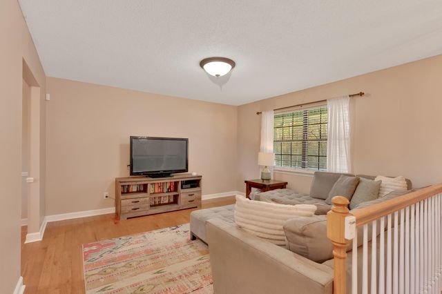 1001 Tsatanuga Road, Hixson, TN 37343