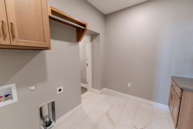 2718 W Shearwater St, Wichita, KS 67204