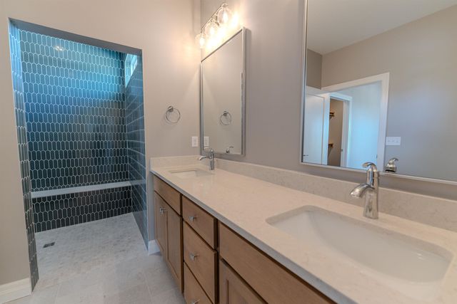 2718 W Shearwater St, Wichita, KS 67204